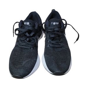 Nike Air Zoom Structur  Size 9.5